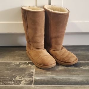 KIDS UGG TALL BOOTS SZ 4